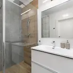 公寓 Bright Spacious With Parking Mazowiecka By Renters 科沃布热格