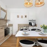 公寓 Bright Spacious With Parking Mazowiecka By Renters *