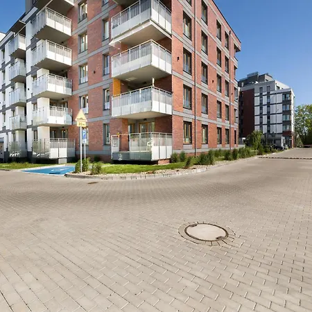 公寓 Bright Spacious With Parking Mazowiecka By Renters 科沃布热格