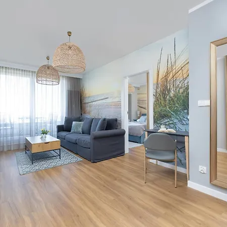 Bright Spacious With Parking Mazowiecka By Renters Apartmán *