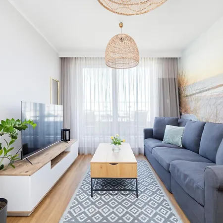 Bright Spacious With Parking Mazowiecka By Renters Kołobrzeg